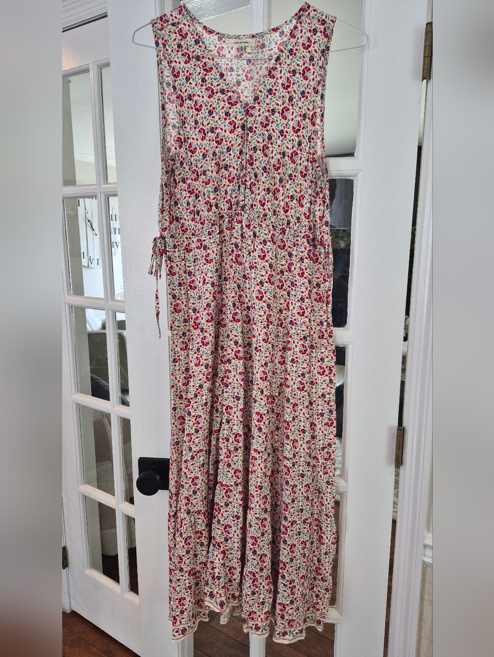 Max Studio Sleeveless Floral Maxi Dress in Cream with Red & Pink Print